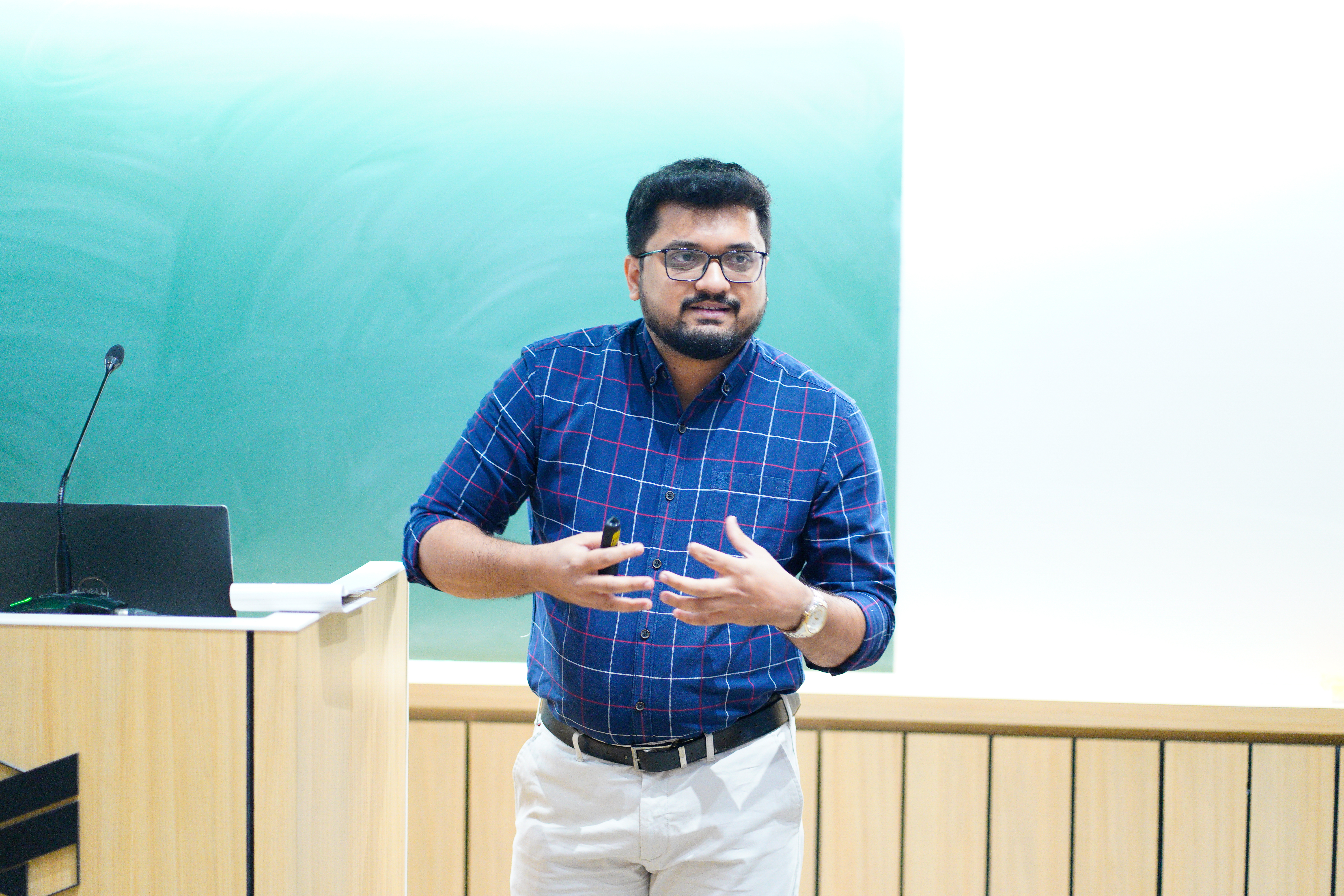 This is an example description for this item.